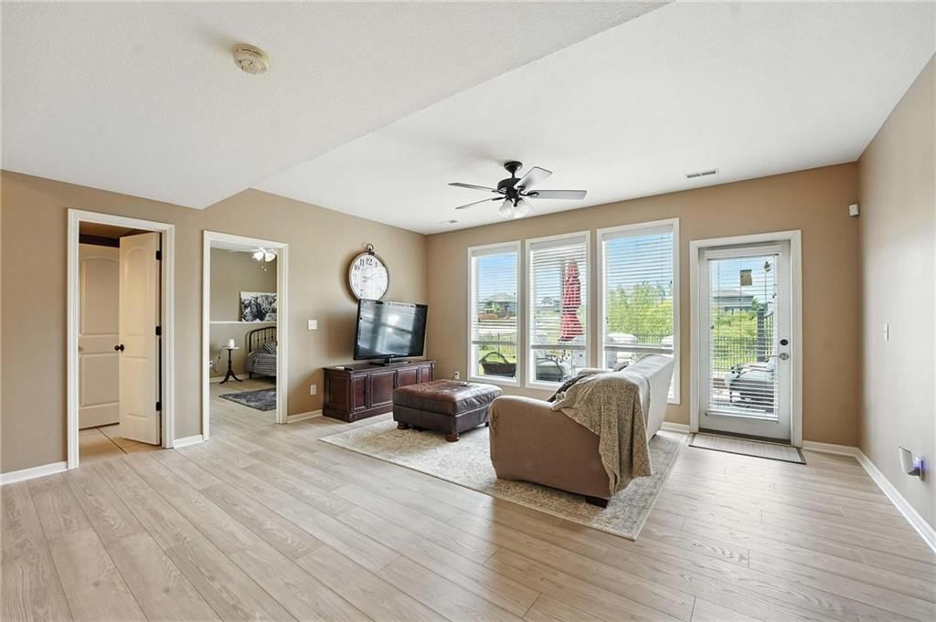 Photo 19 of 37 - 2211 NW Hedgewood Drive