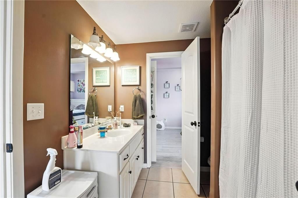 Photo 25 of 37 - 2211 NW Hedgewood Drive