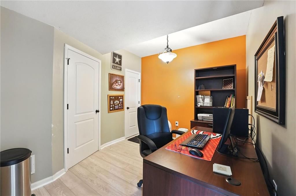 Photo 26 of 37 - 2211 NW Hedgewood Drive