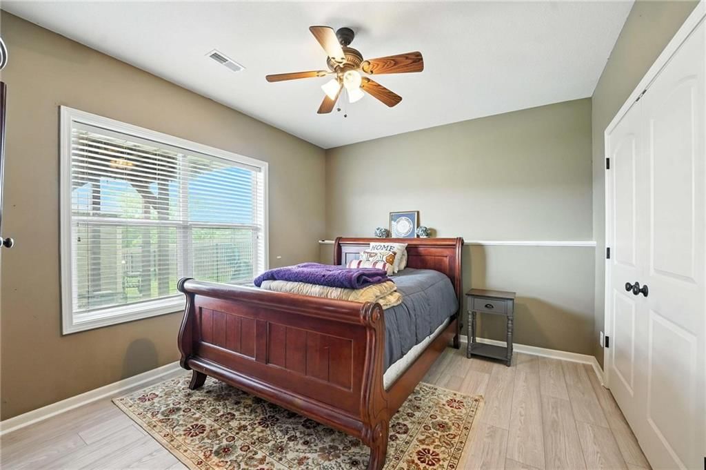 Photo 27 of 37 - 2211 NW Hedgewood Drive