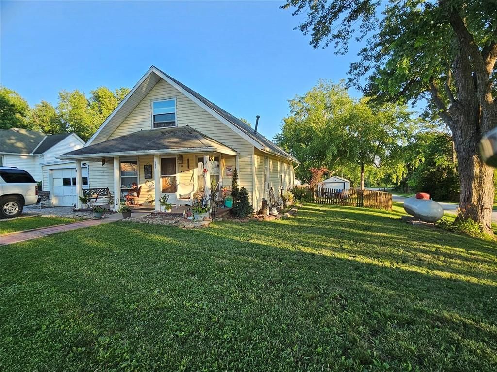 Photo 6 of 28 - 380 Locust Street