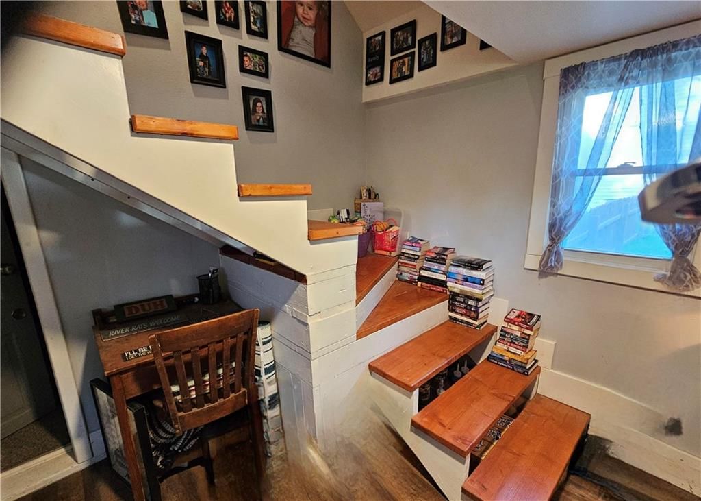 Photo 13 of 28 - 380 Locust Street