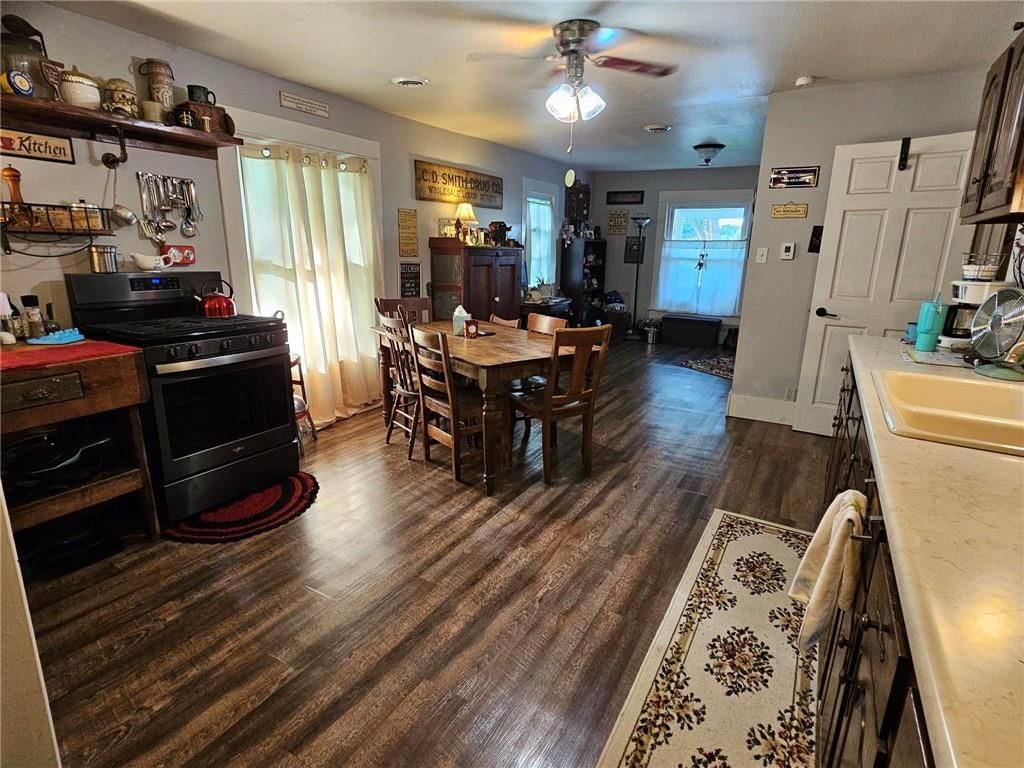 Photo 19 of 28 - 380 Locust Street