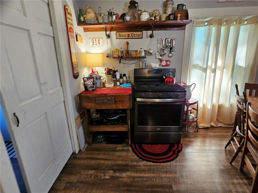 Photo 22 of 28 - 380 Locust Street