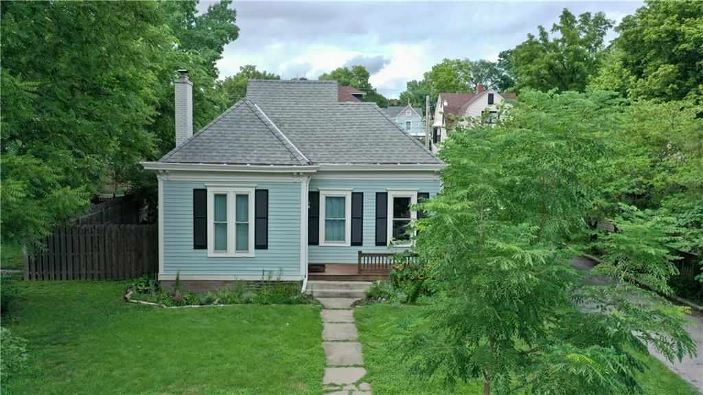 Photo 20 of 30 - 334 W Kansas Street