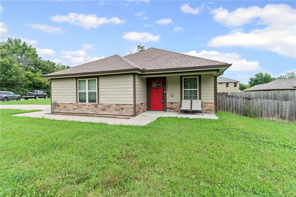 1101 SE Oak Ridge Drive — photo 2