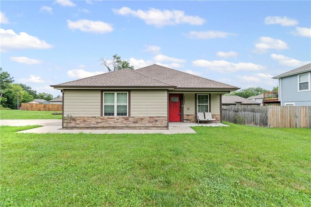 1101 SE Oak Ridge Drive — photo 4
