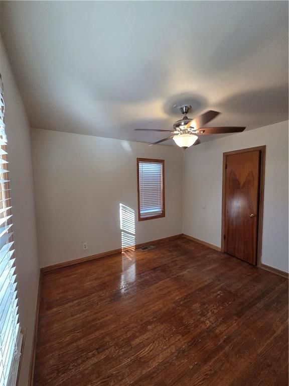 832 W Charles Street — photo 11