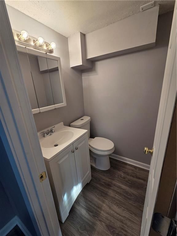 832 W Charles Street — photo 16