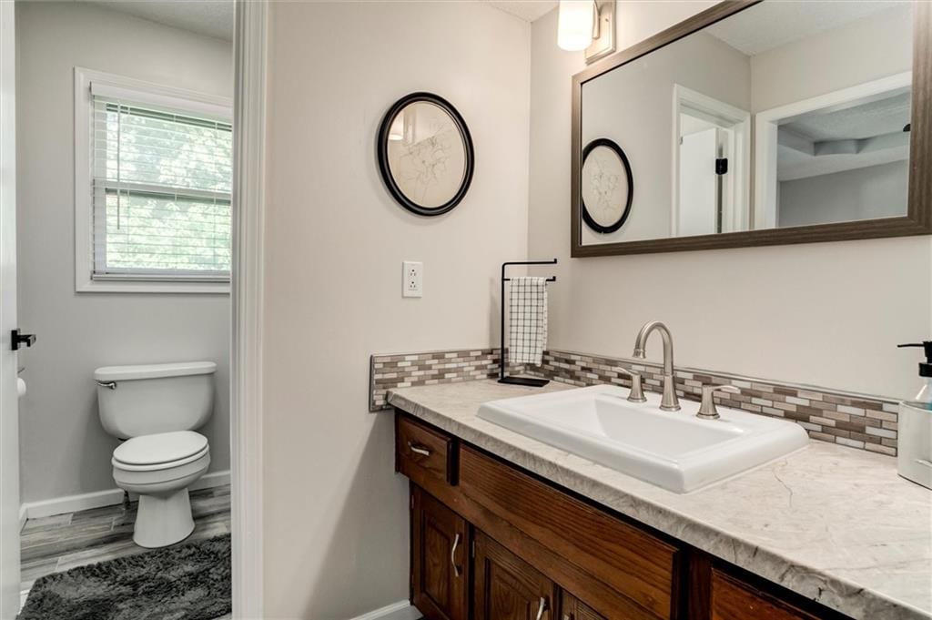 Photo 29 of 53 - 508 NE Adams Drive
