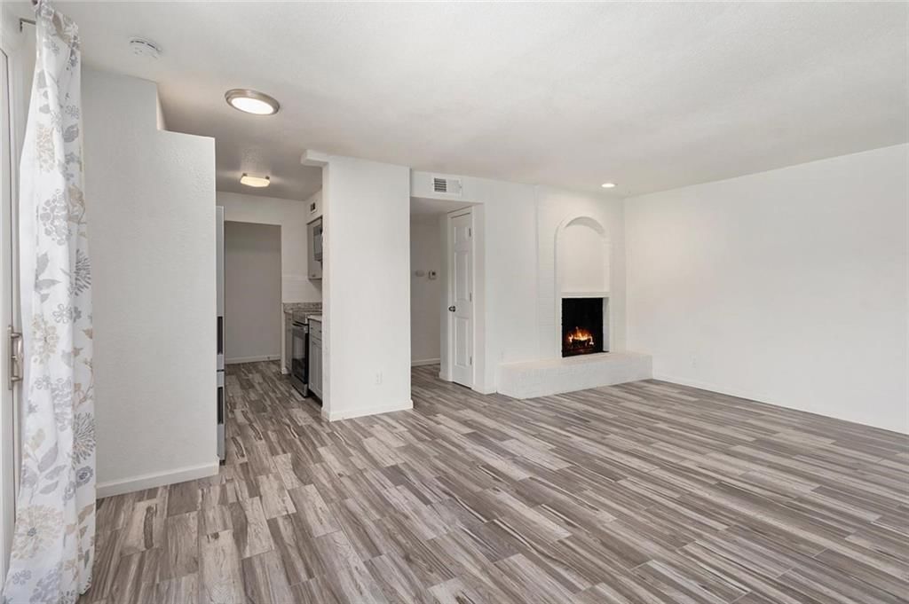 4063 Warwick Boulevard — photo 4