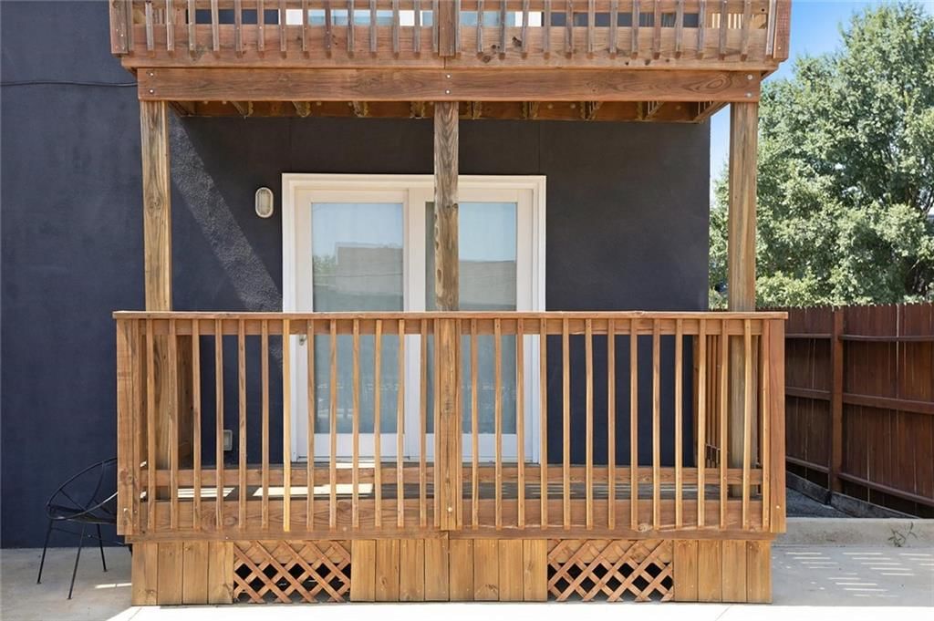 4063 Warwick Boulevard — photo 10