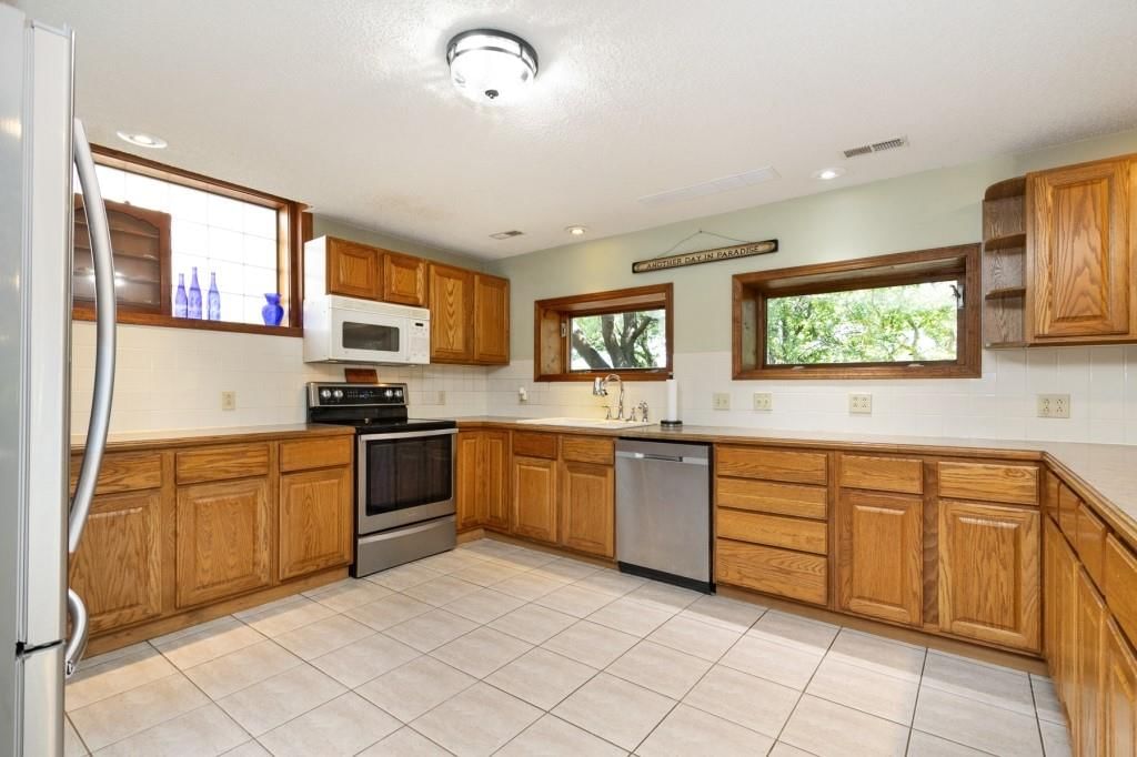 284 W Flint Hills Drive — photo 17