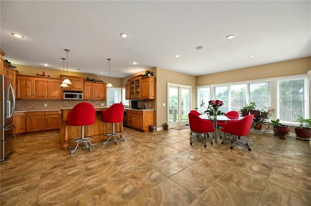 Photo 12 of 34 - 604 NE Twin Brook Drive