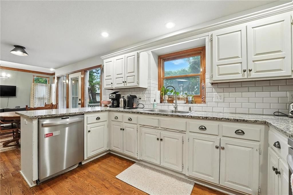 Photo 10 of 54 - 6235 N Forest Drive