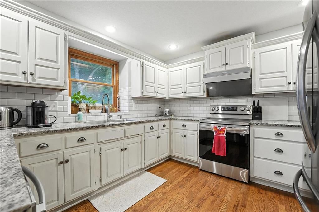Photo 12 of 54 - 6235 N Forest Drive