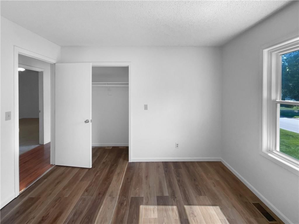 1706 Regency Drive — photo 5