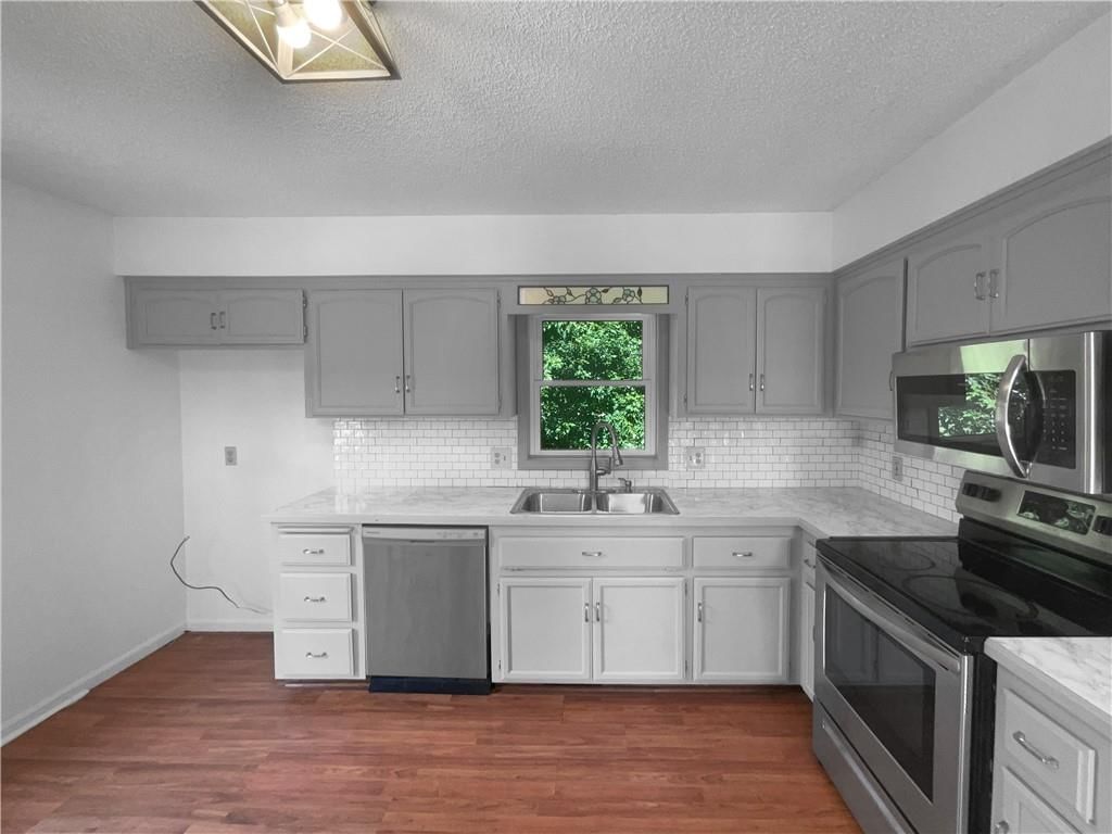 1706 Regency Drive — photo 6