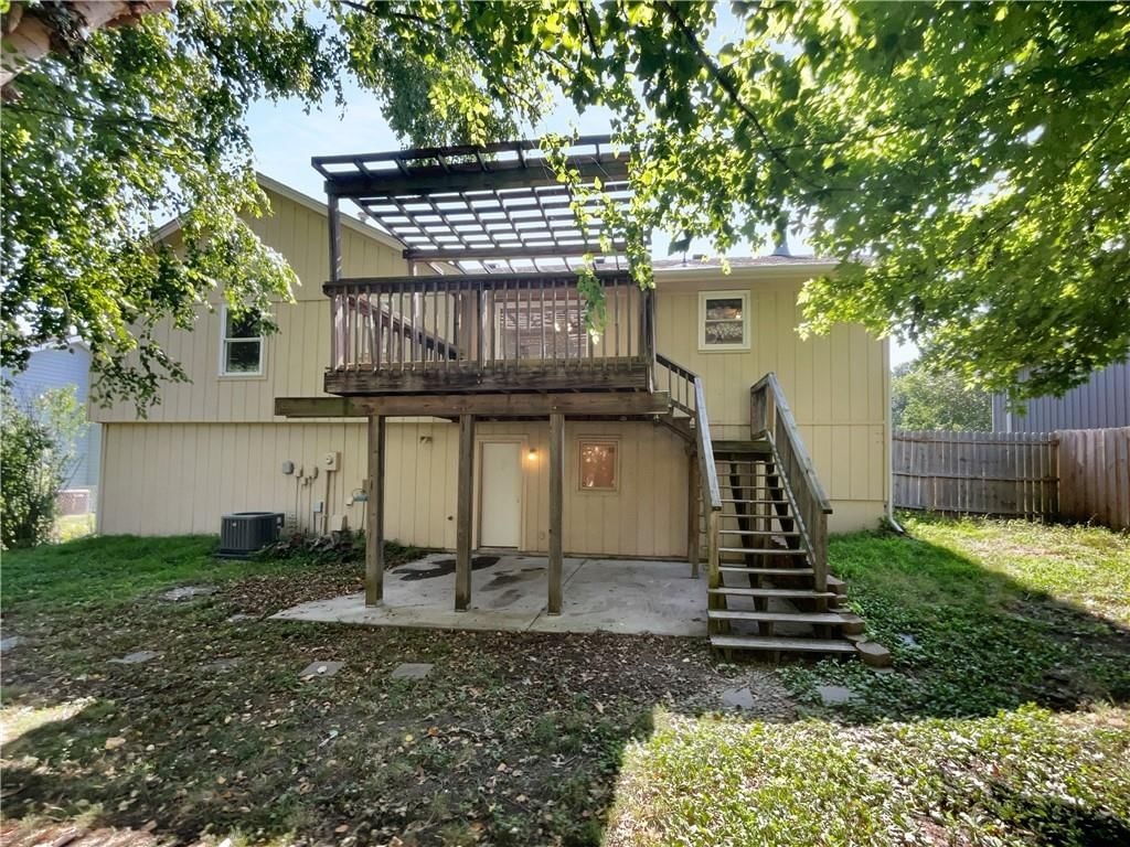 1706 Regency Drive — photo 8