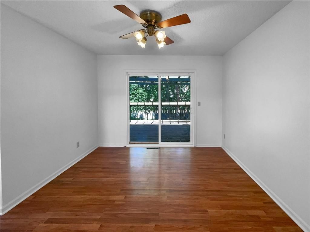 1706 Regency Drive — photo 12