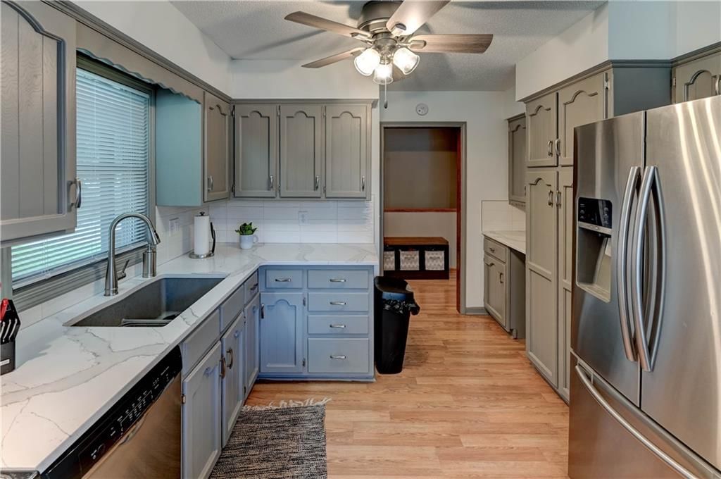 Photo 5 of 38 - 16500 E 28th Place