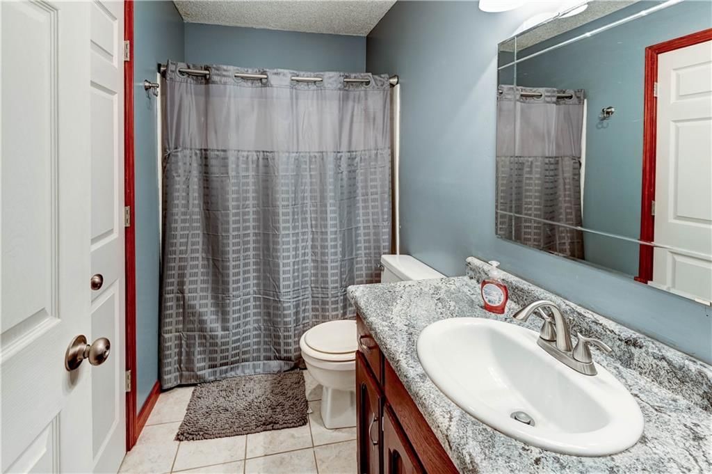 Photo 12 of 38 - 16500 E 28th Place
