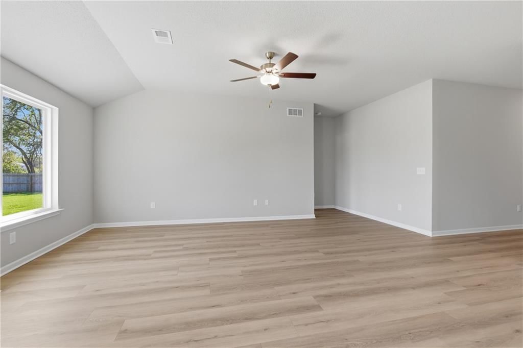 517 N Persimmon Street — photo 12