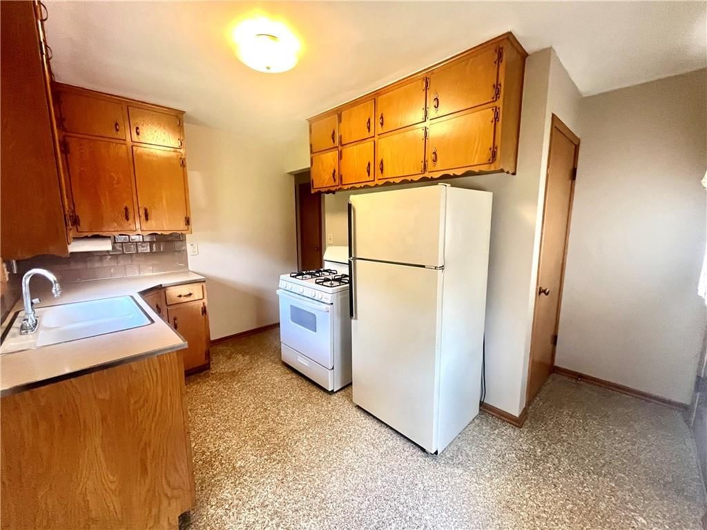 11111 Lake Street — photo 2