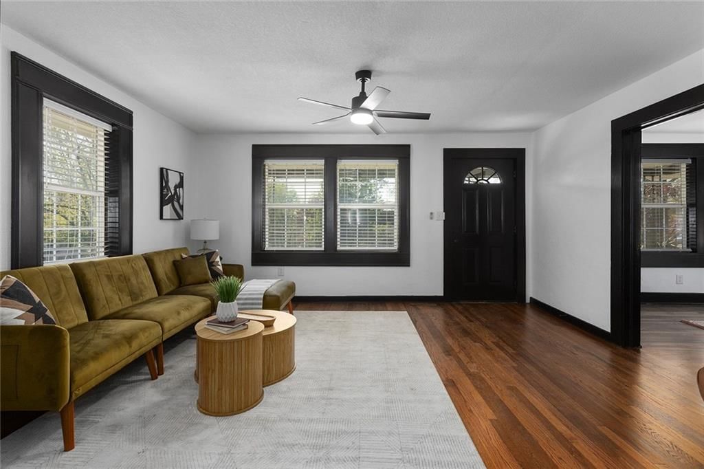 Photo 6 of 40 - 206 SW 22nd Street