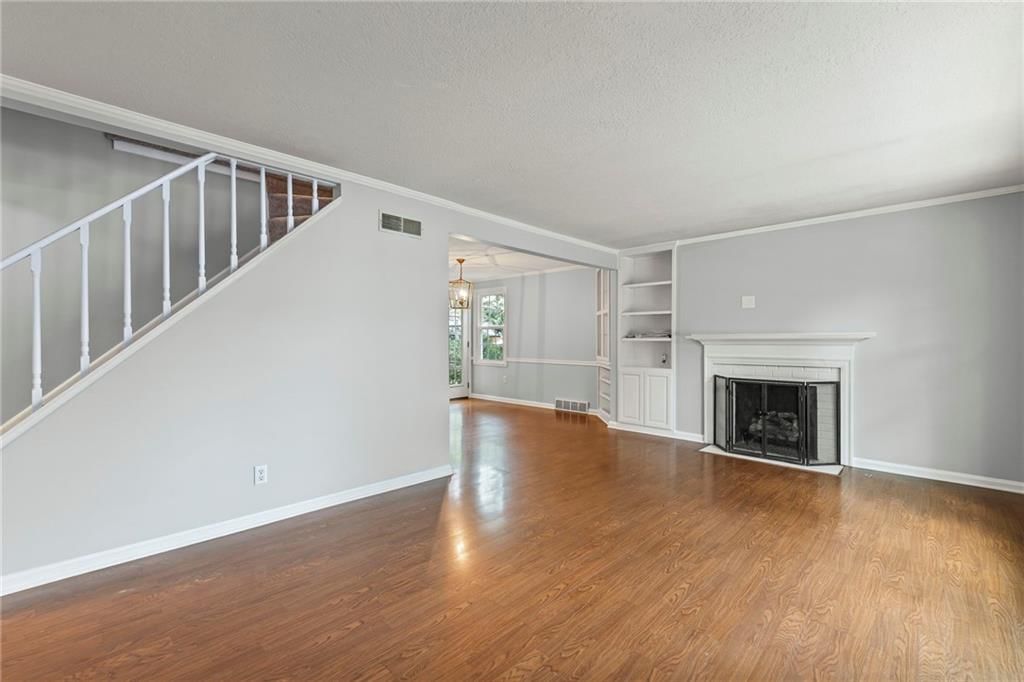 7407 Roe Avenue — photo 6