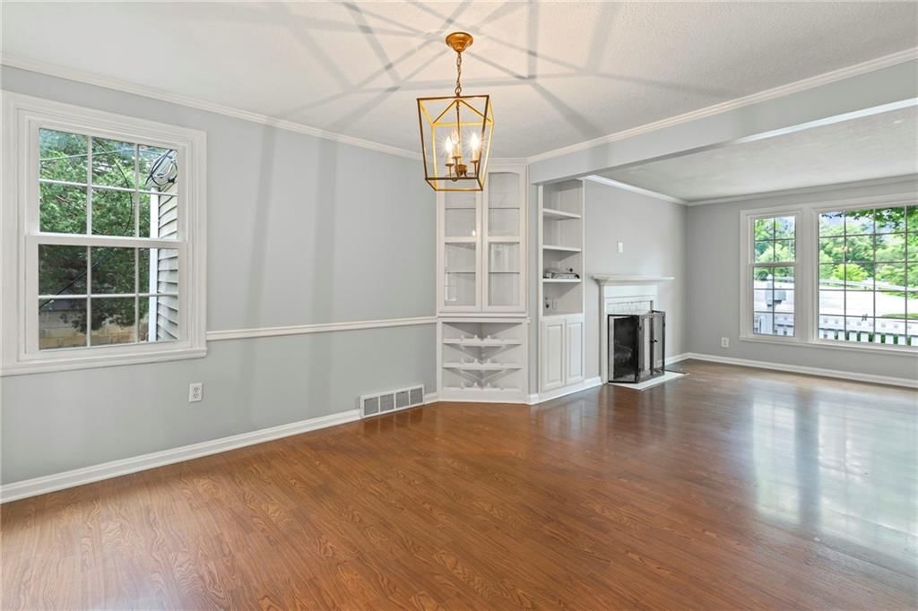 7407 Roe Avenue — photo 10