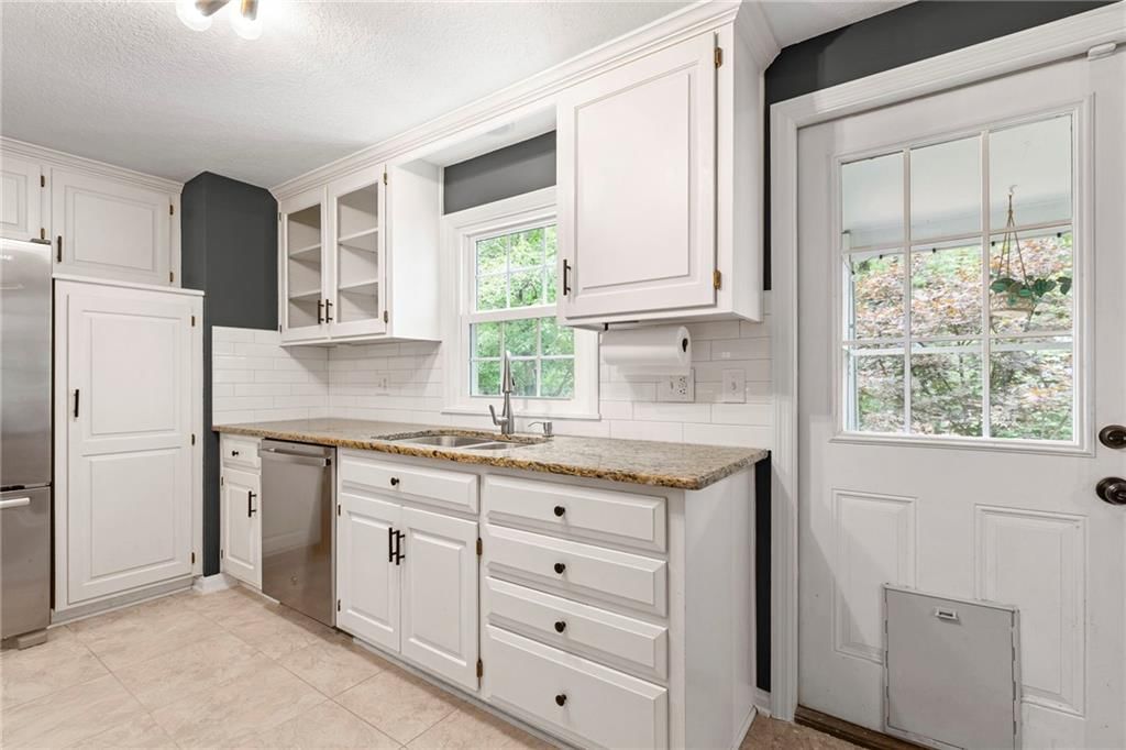 7407 Roe Avenue — photo 13