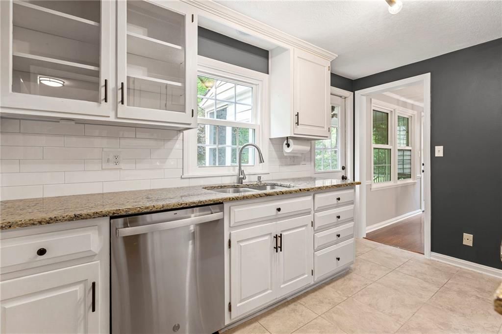 7407 Roe Avenue — photo 14