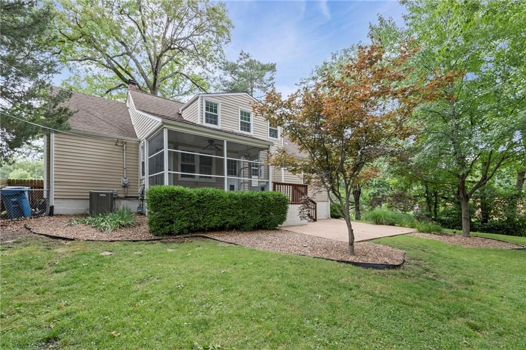 7407 Roe Avenue — photo 40