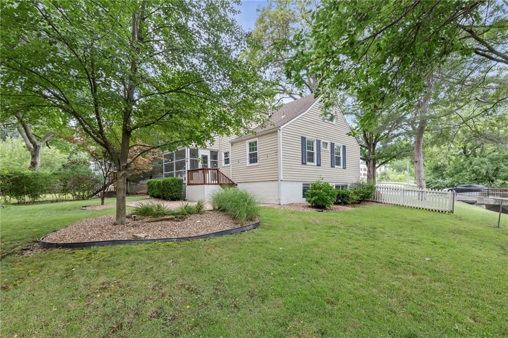 7407 Roe Avenue — photo 41