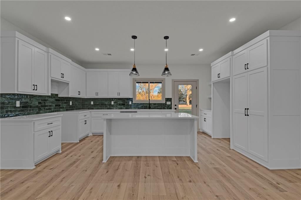 502 Washington Street — photo 12
