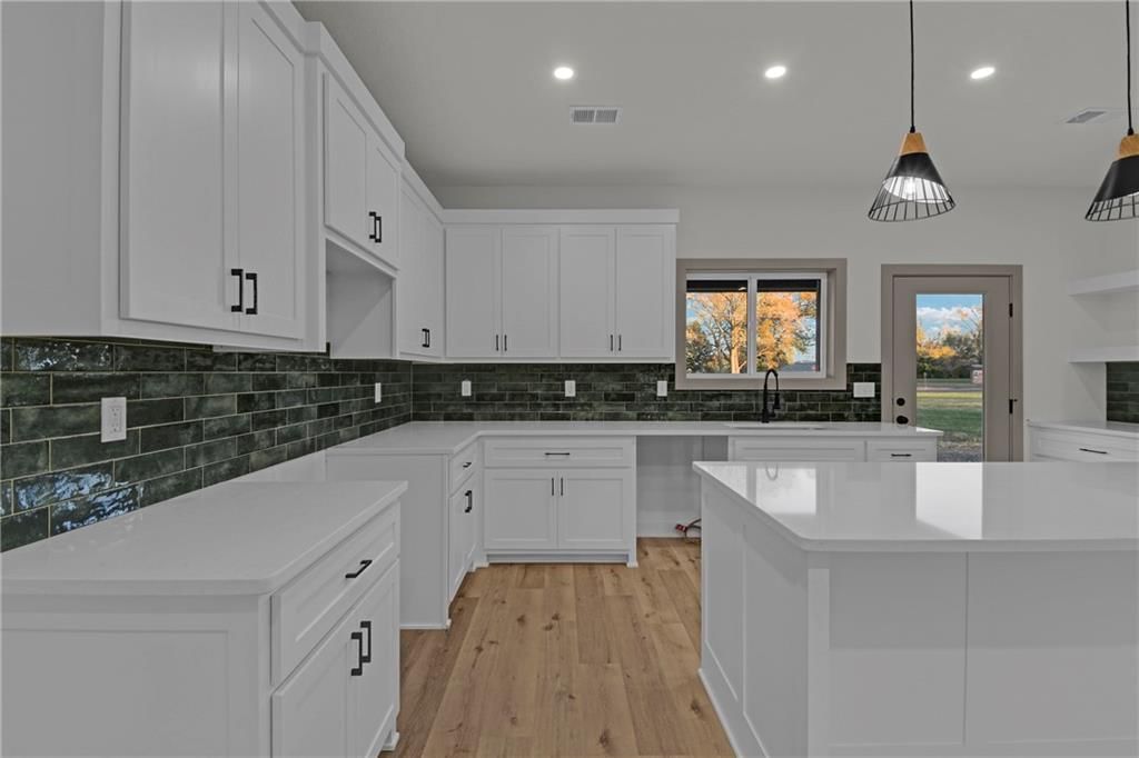502 Washington Street — photo 13