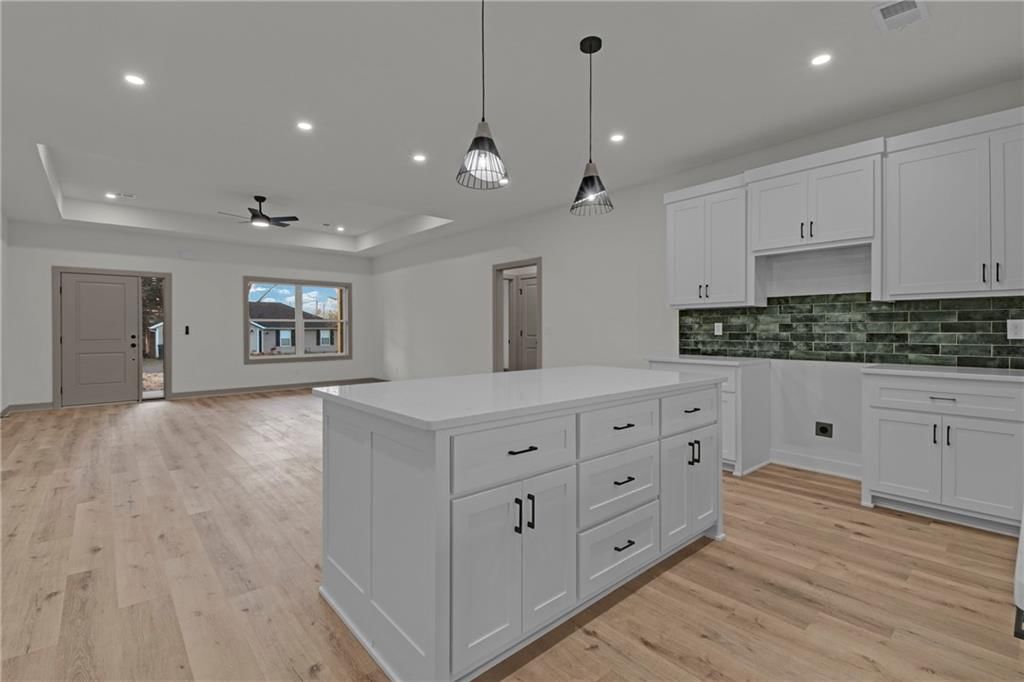 502 Washington Street — photo 17