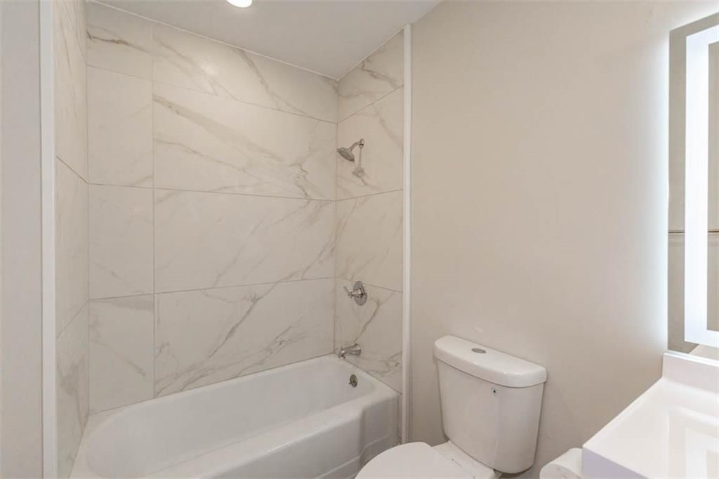 921 Armstrong Avenue — photo 9