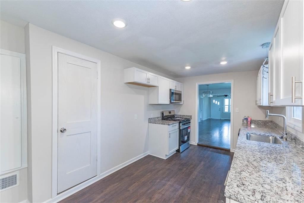921 Armstrong Avenue — photo 11