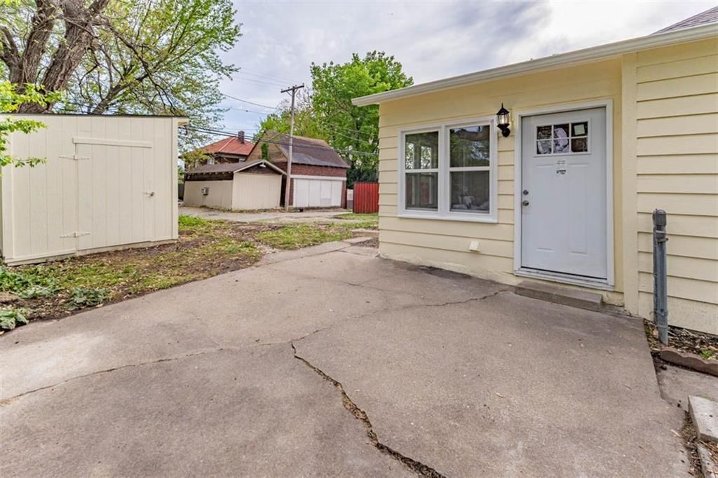 921 Armstrong Avenue — photo 23