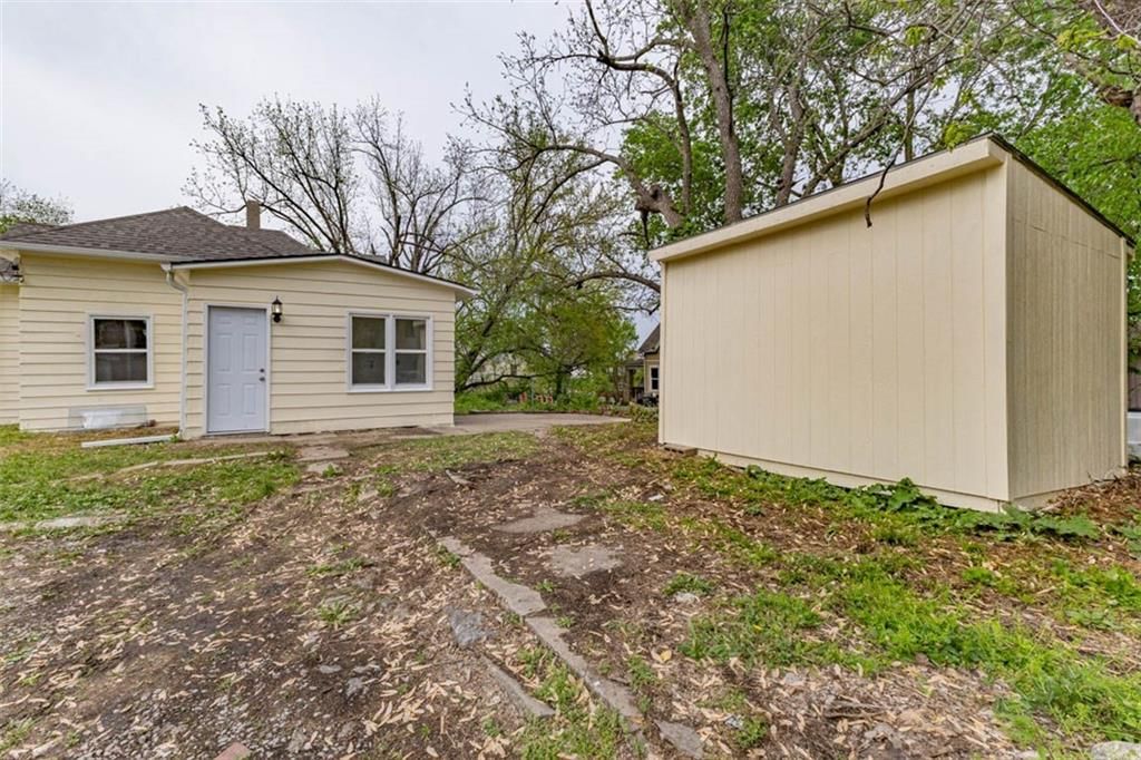 921 Armstrong Avenue — photo 24