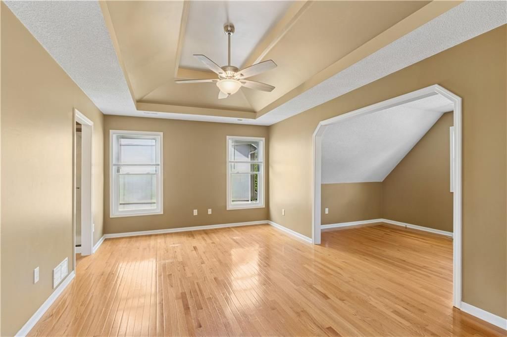 Photo 11 of 23 - 15238 S Albervan Street