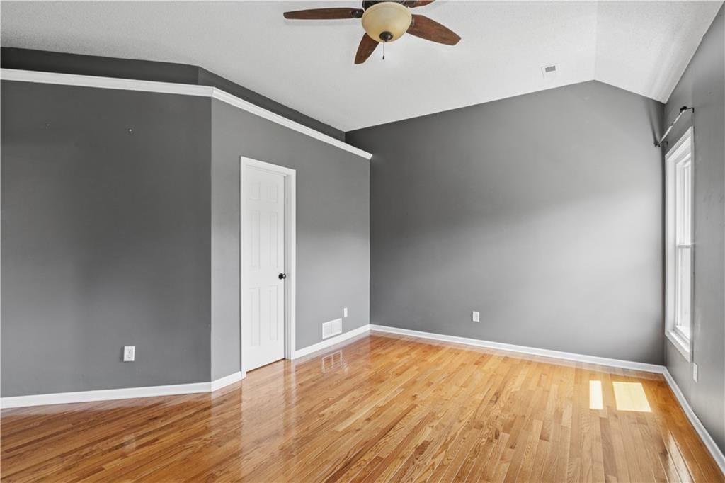 Photo 14 of 23 - 15238 S Albervan Street