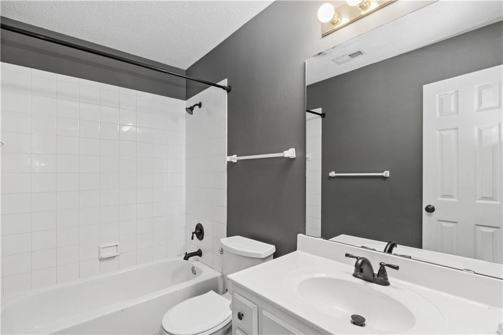 Photo 16 of 23 - 15238 S Albervan Street