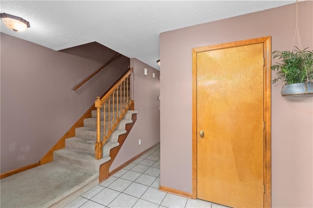 Photo 6 of 35 - 808 S Mohican Drive