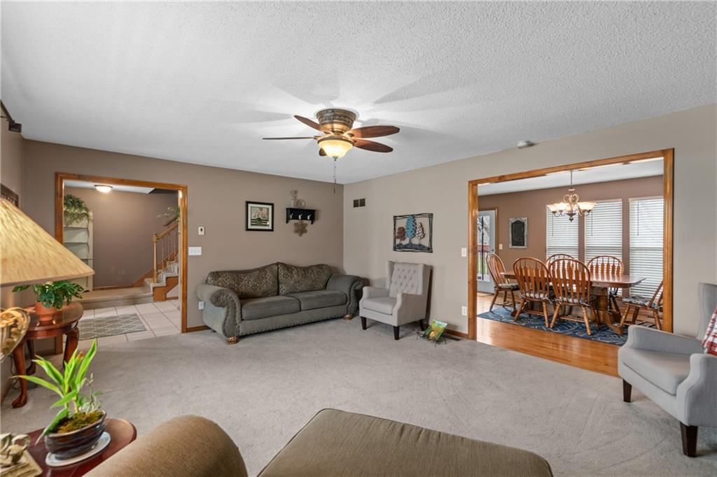 Photo 9 of 35 - 808 S Mohican Drive