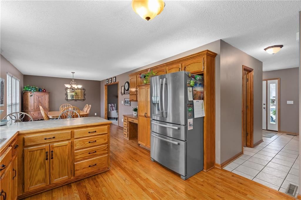 Photo 13 of 35 - 808 S Mohican Drive