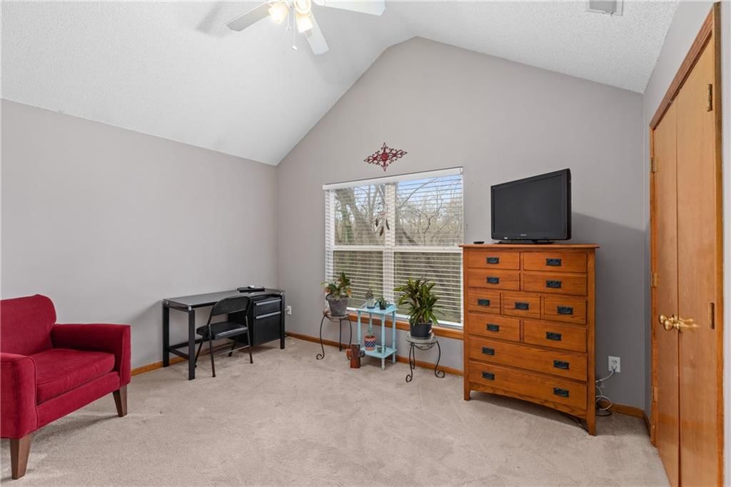 Photo 20 of 35 - 808 S Mohican Drive