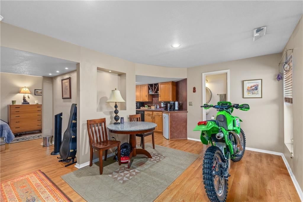 Photo 26 of 35 - 808 S Mohican Drive